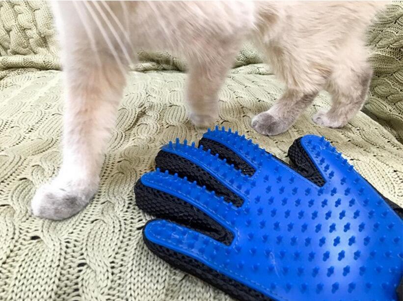 Deshedding Fur Brush Glove